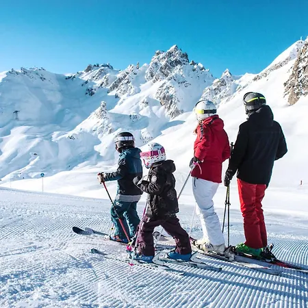 Cosy A La Tania - 2 Pieces, 4 Personnes, Au Pied Des Pistes, Proche Commerces - Fr-1-182a-12 * Courchevel